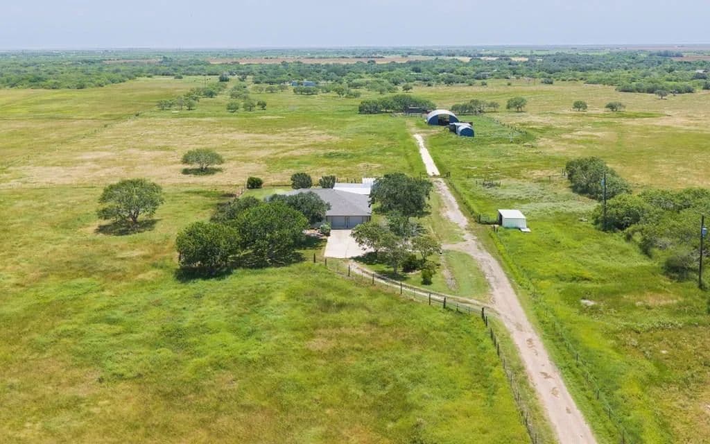 29.99 Acres of Land for Sale in Woodsboro, TX - Woodsboro, Texas, 78393