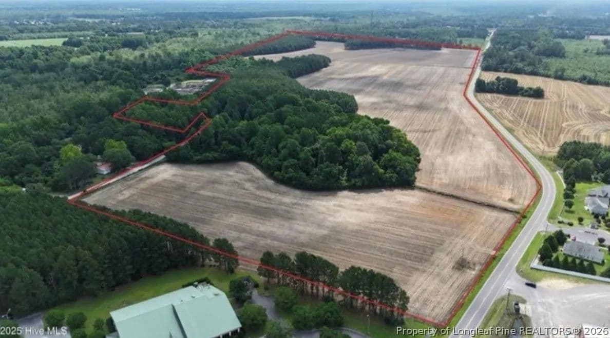 80 Acres of Land for Sale in Red Springs, North Carolina - Red Springs, North Carolina, 28377