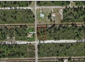 Vacant Land in INDIAN LAKE ESTATES - Florida, 33855