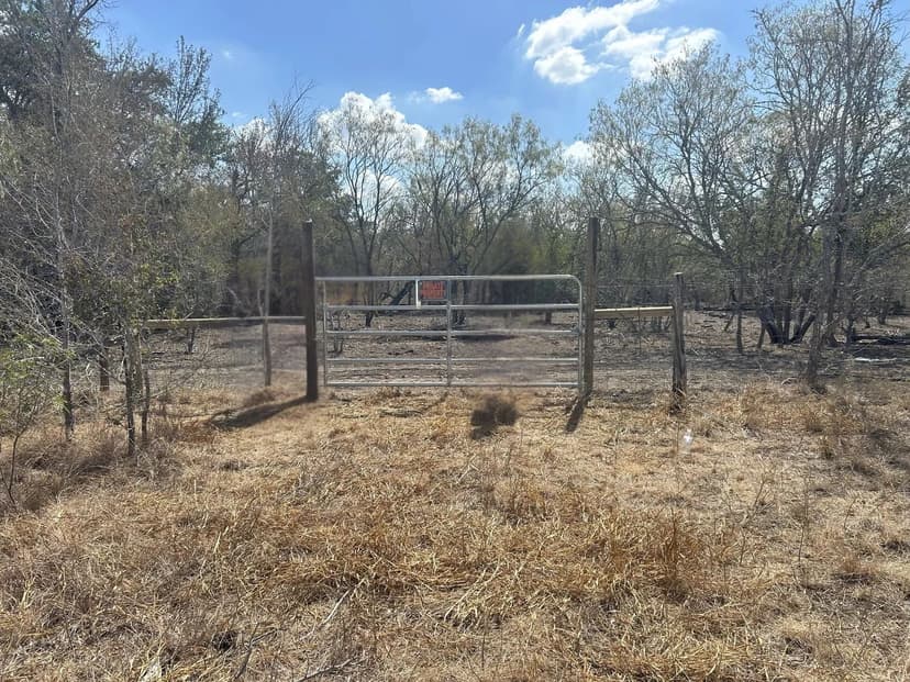 Vacant Land (0-10 Acres) in Sutherland Springs