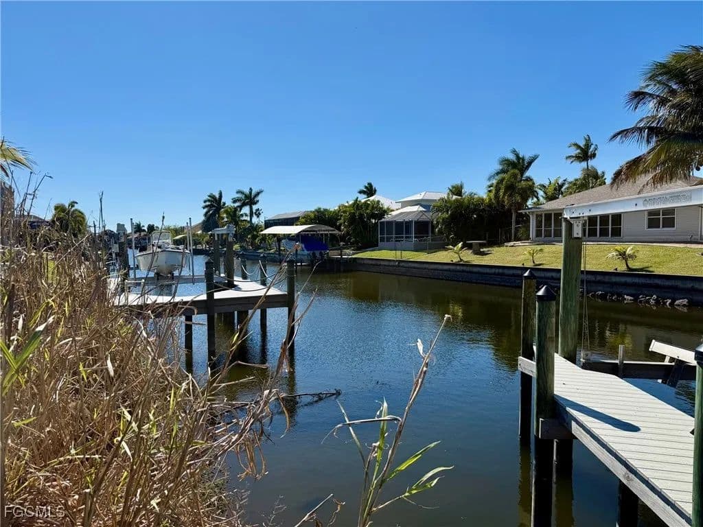 Vacant Land in Cape Coral - Cape Coral, Florida, 33914