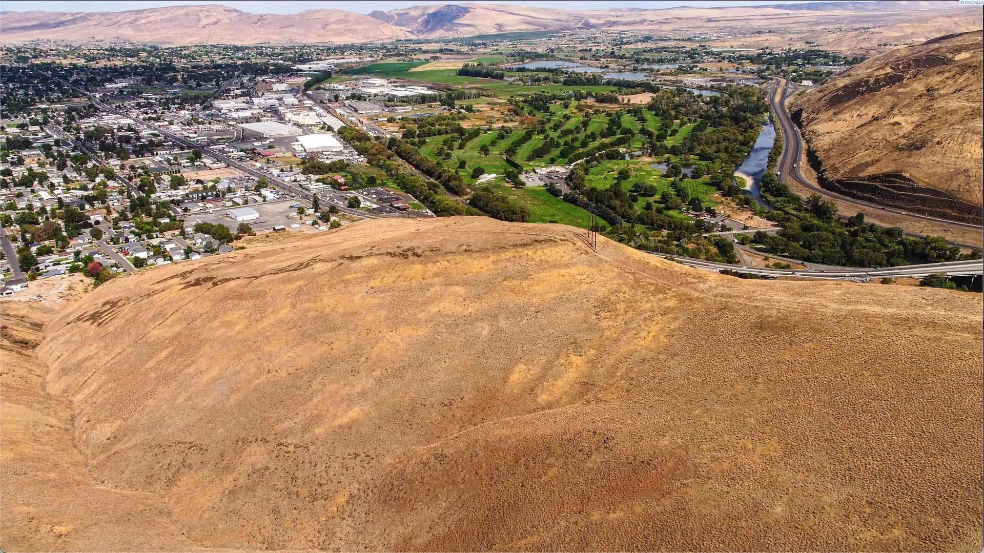 Lots & Land-Other in Selah - Selah, Washington, 98942