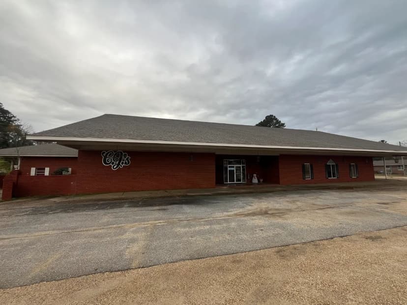 Commercial Property on 1.4 Acres in Wayne County, MS 
