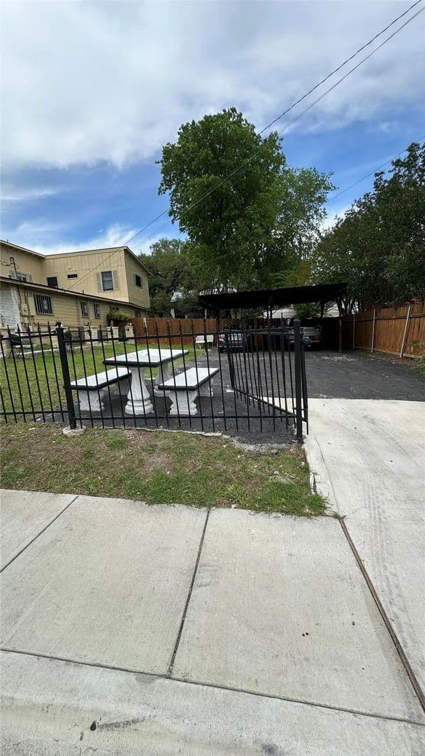 Property from 3116 E 12th Street - KW