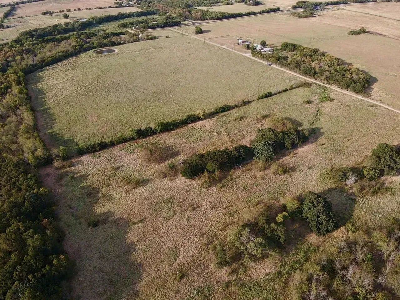 28.16± acre hunting and recreational tract - Klondike, Texas, 75448