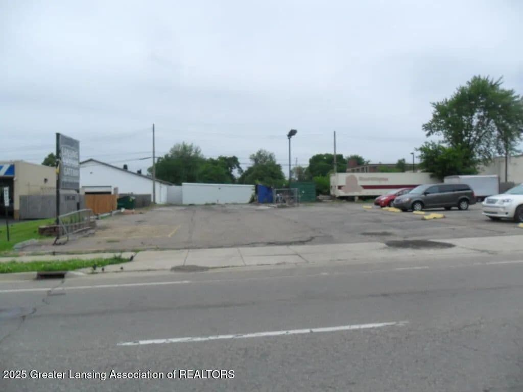 Lots & Land-Other in Lansing - Lansing, Michigan, 48912