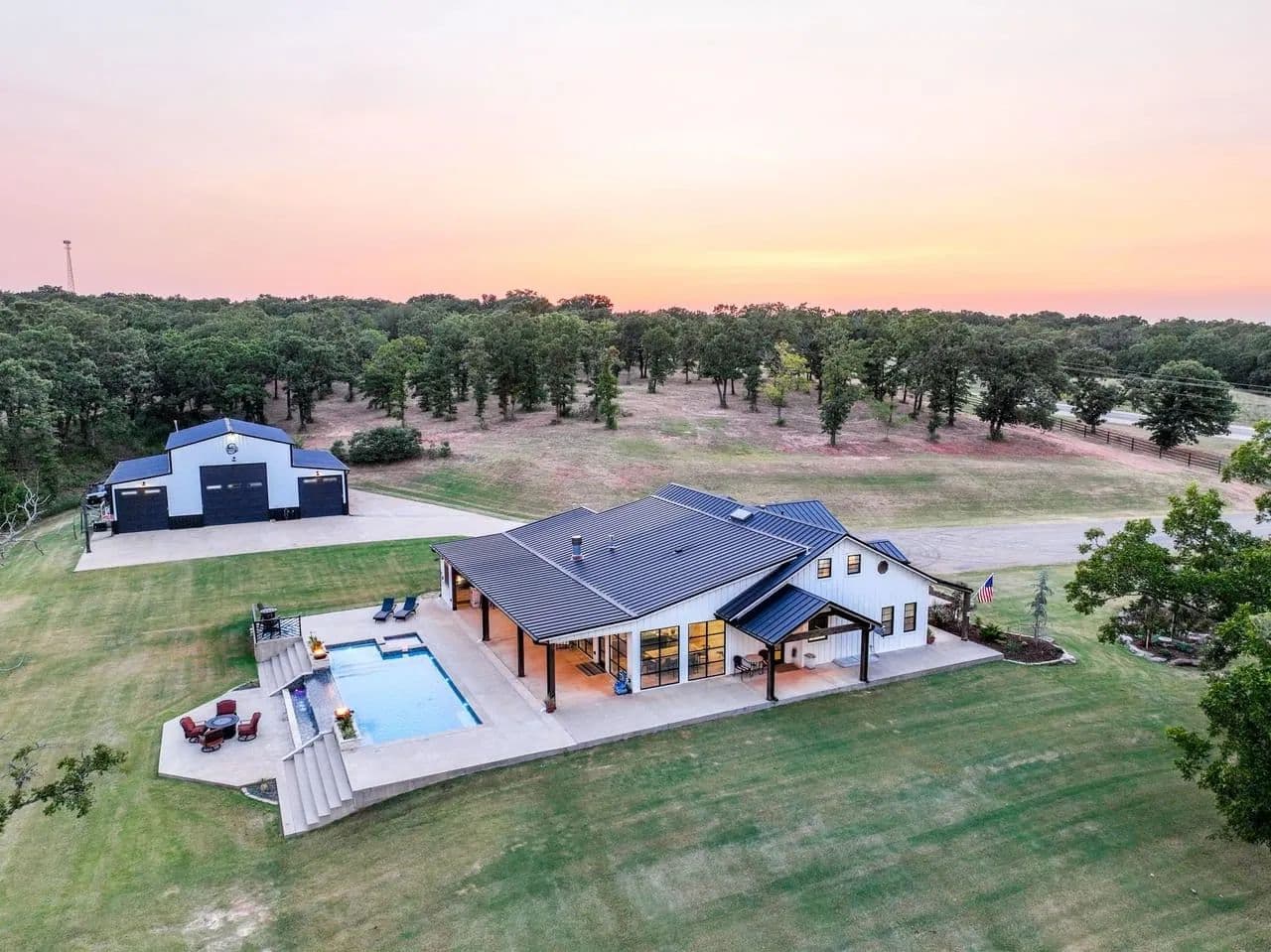 Lincoln County 40 | Pool • Shop • Pond - Meeker, Oklahoma, 74855