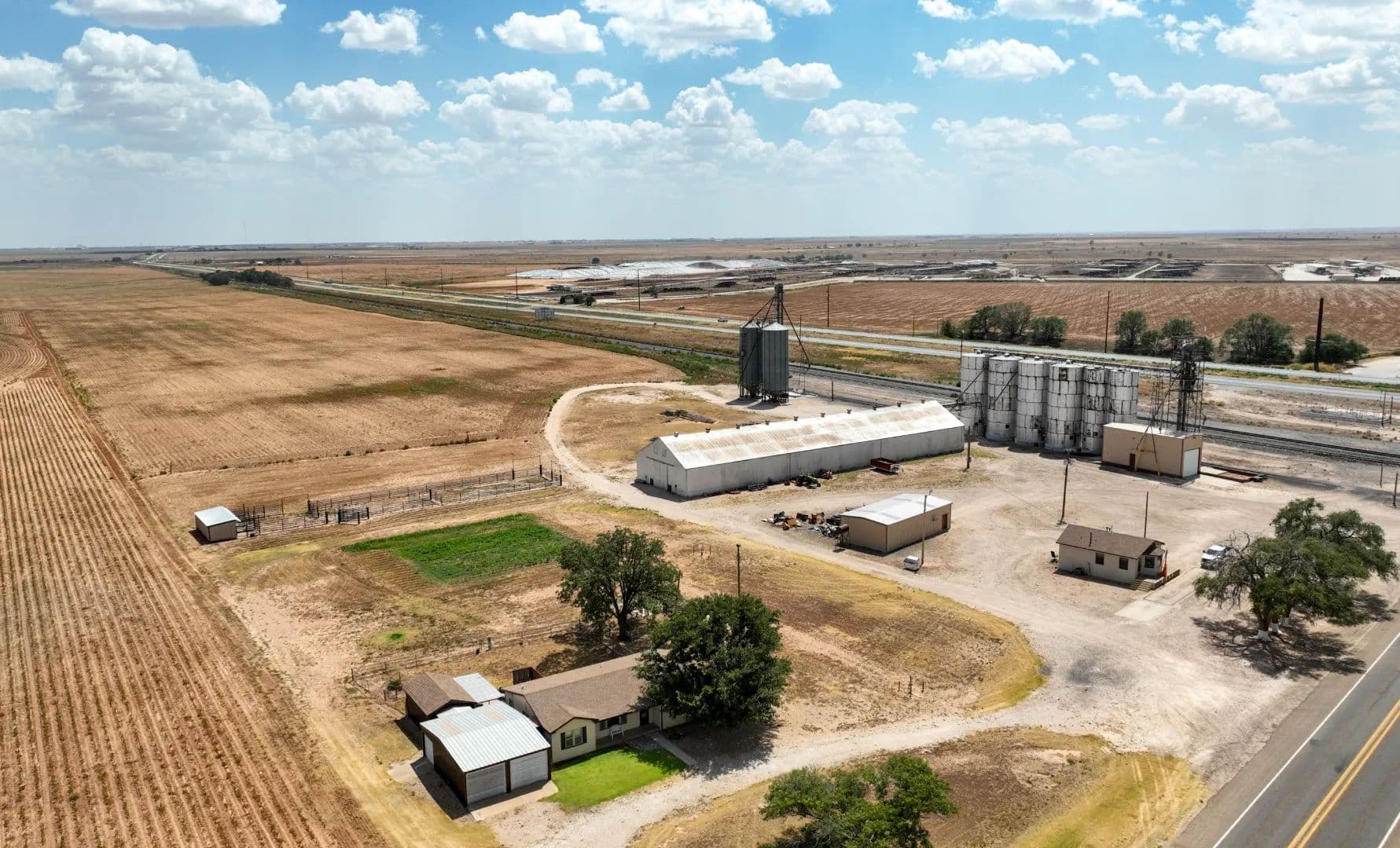 Cone Elevator at Amherst with Office/House/Shop - Amherst, Texas, 79312