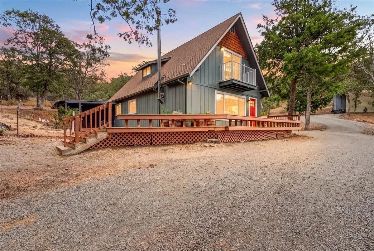 1100 Sterling Creek Rd - Jacksonville, Oregon, 97530