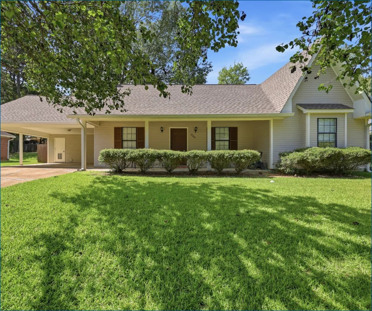 Home in Madison County at 336 Brookwoods Drive in Ridgeland, MS - Ridgeland, Mississippi, 39157