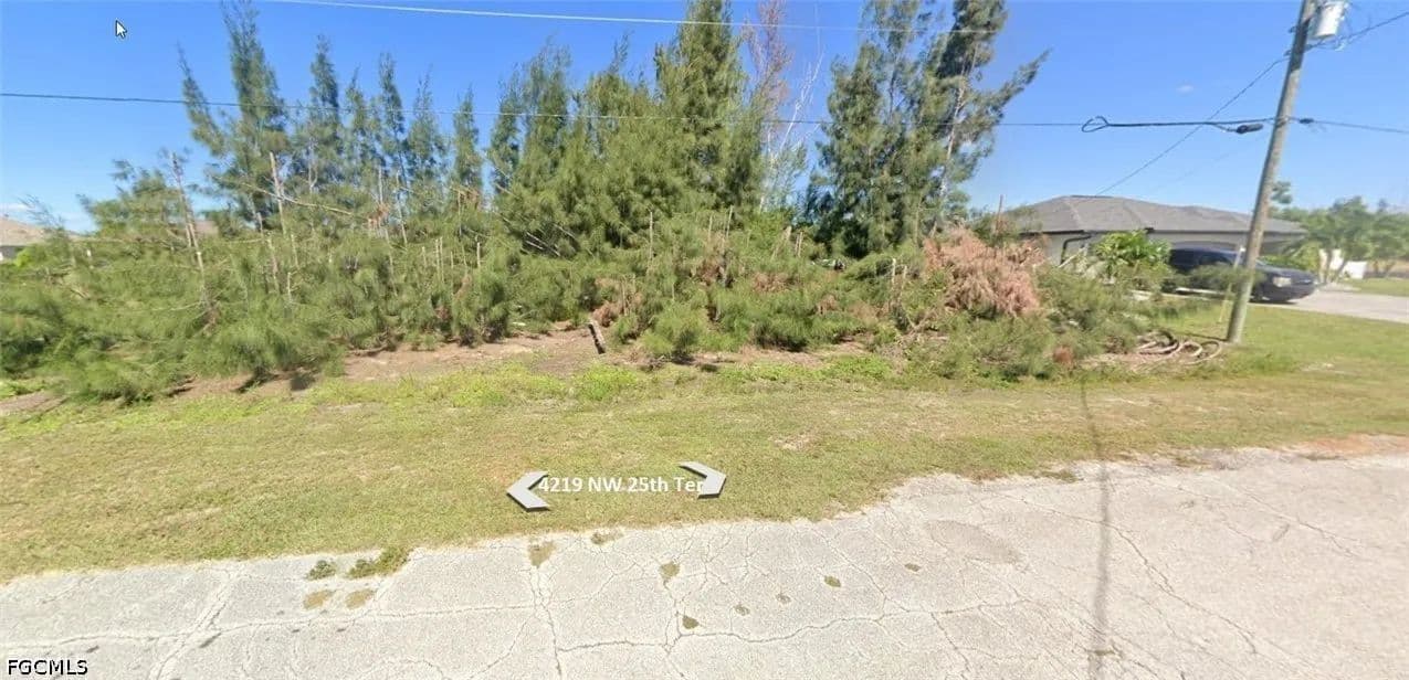 Vacant Land in Cape Coral - Cape Coral, Florida, 33993