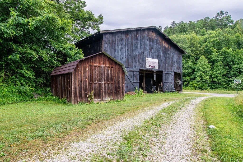 24.82 Acres of Land for Sale in Campton, KY - Campton, Kentucky, 41301