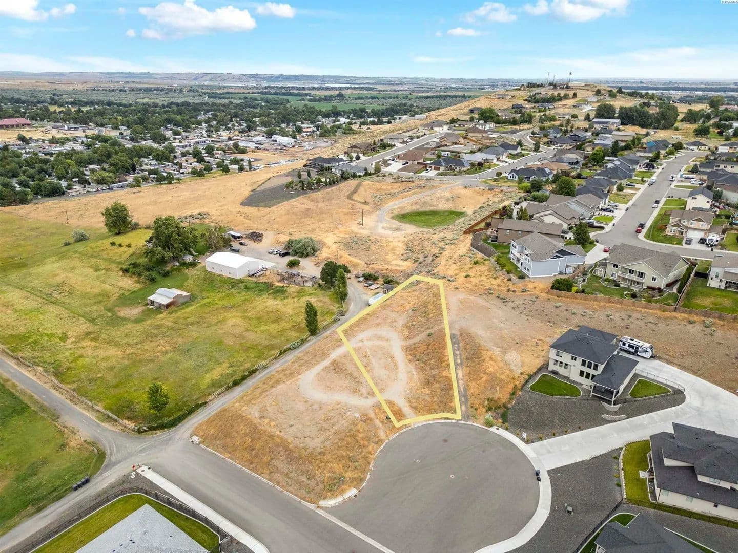 Lots & Land-Other in West Richland - West Richland, Washington, 99353