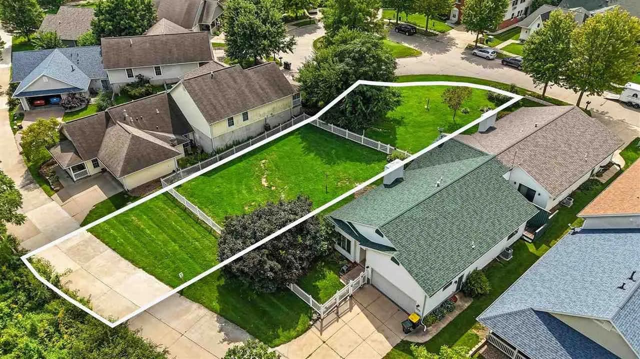 0.26 Acres of Land for Sale in Johnson County, Iowa - Iowa, 52240