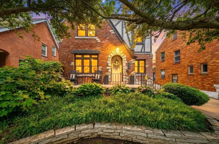 Beautiful U-City Tudor