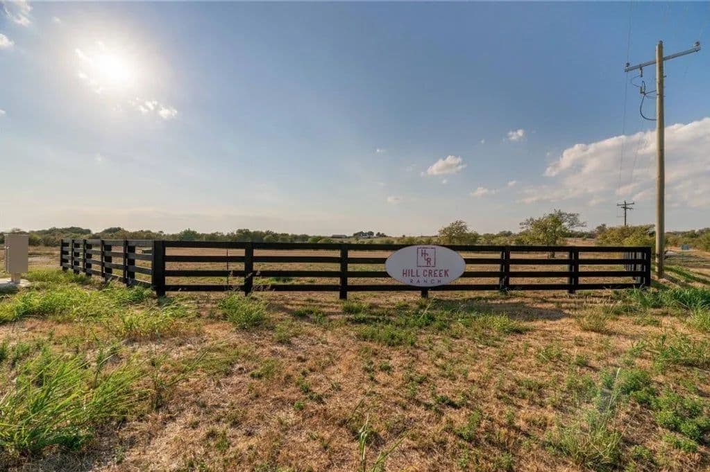 2.21 Acres of Land for Sale in Hillsboro, Texas - Hillsboro, Texas, 76645