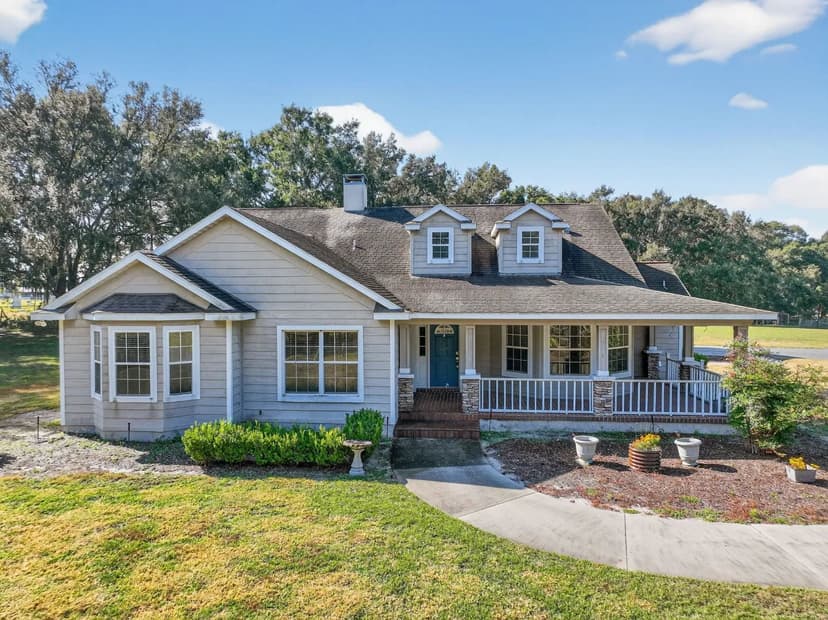 9 Acres in Quiet and Secluded Oxford, FL