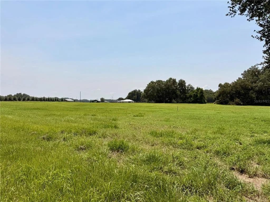 Vacant Land in Center Hill - Center Hill, Florida, 33514