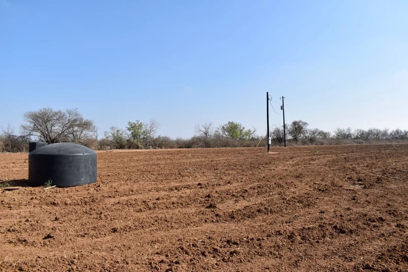 52.65 +/- Acres with Water Bottle Quality Well