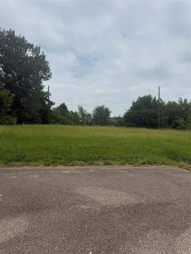 Vacant Land in Paris - Paris, Texas, 75460