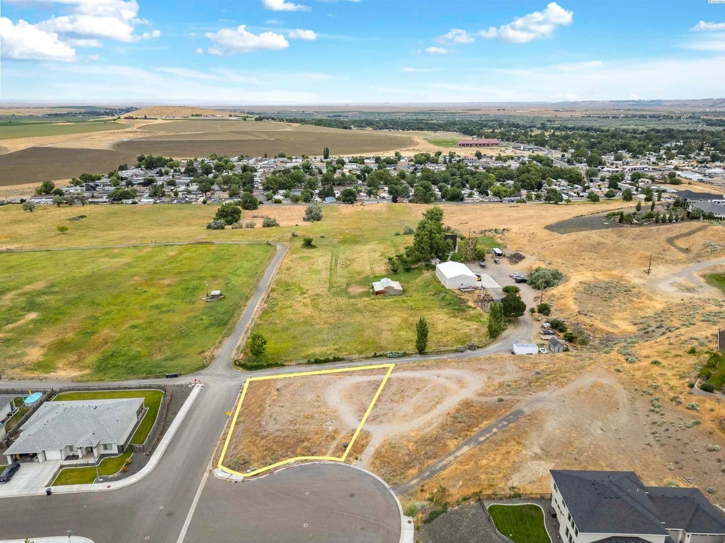 Lots & Land-Other in West Richland - West Richland, Washington, 99353