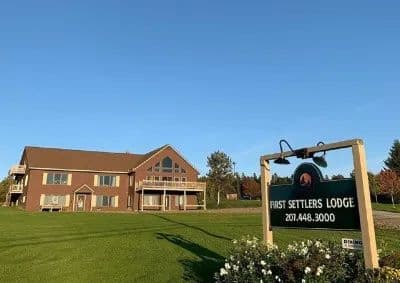 First Settler's Lodge - Weston