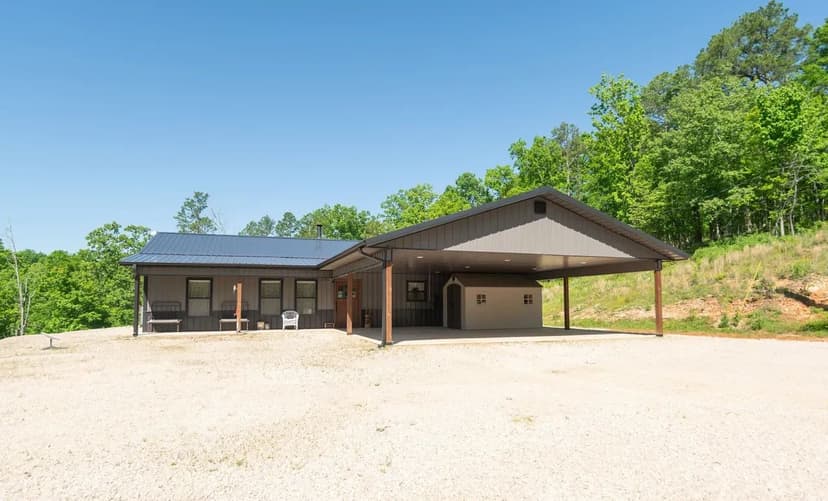 Ranch-Style House on 6+/-AC in Van Buren, MO