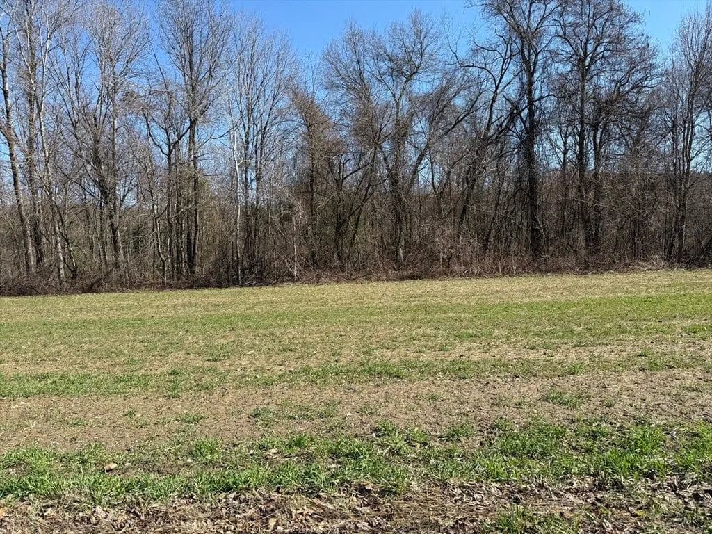 Lots & Land-Other in Hadley - Hadley, Massachusetts, 01035