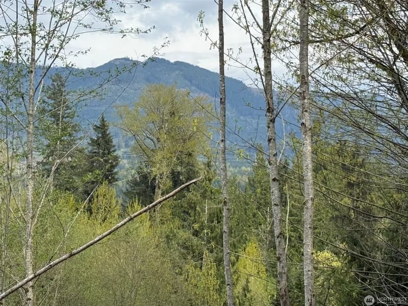 5.030 acres in Arlington