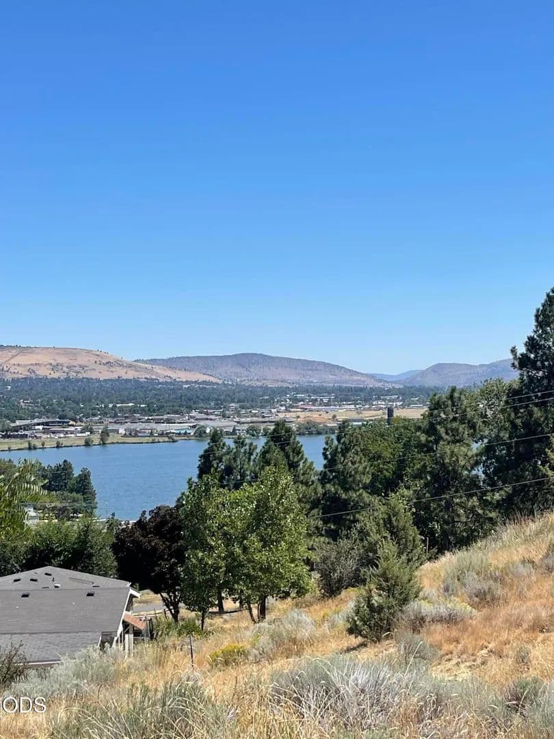 Lots & Land-Other in Klamath Falls - Klamath Falls, Oregon, 97601