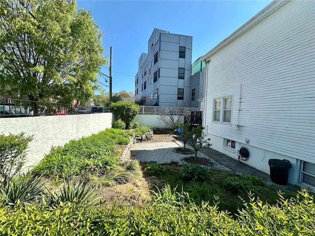 0.02 Acres of Land for Sale in Brooklyn, NY - Brooklyn, New York, 11235