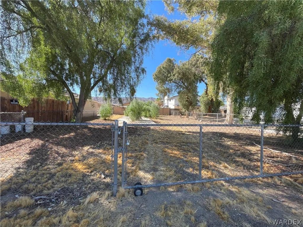 0.09 Acres of Land for Sale in Bullhead City, AZ - Bullhead City, Arizona, 86442