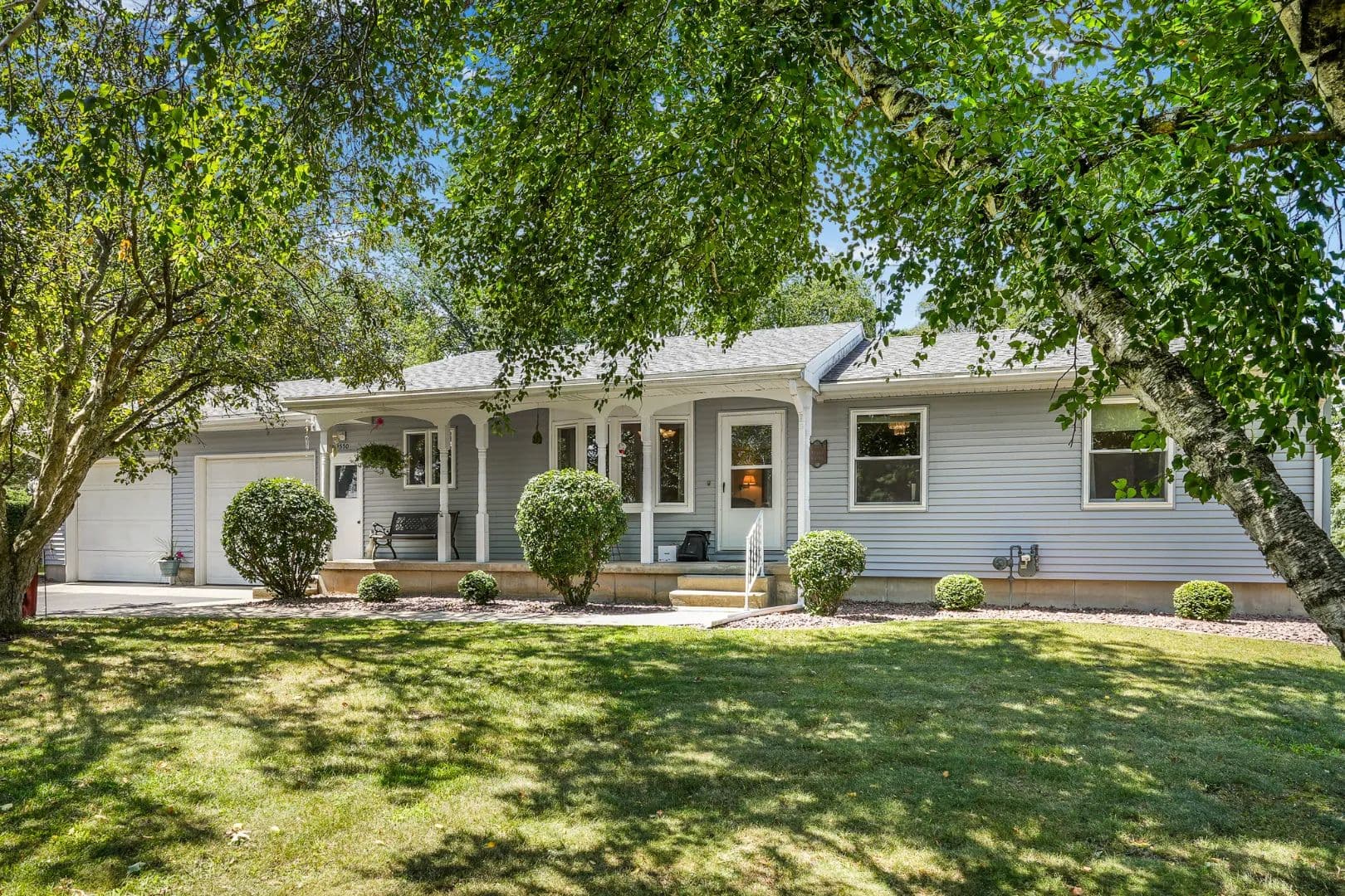 Beautifully maintained ranch on an oversized 0.7-acre lot - Portage, Wisconsin, 53901