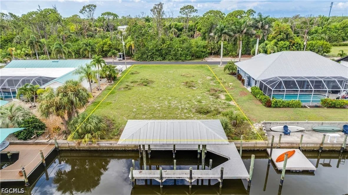 Vacant Land in St James City - Florida, 33956