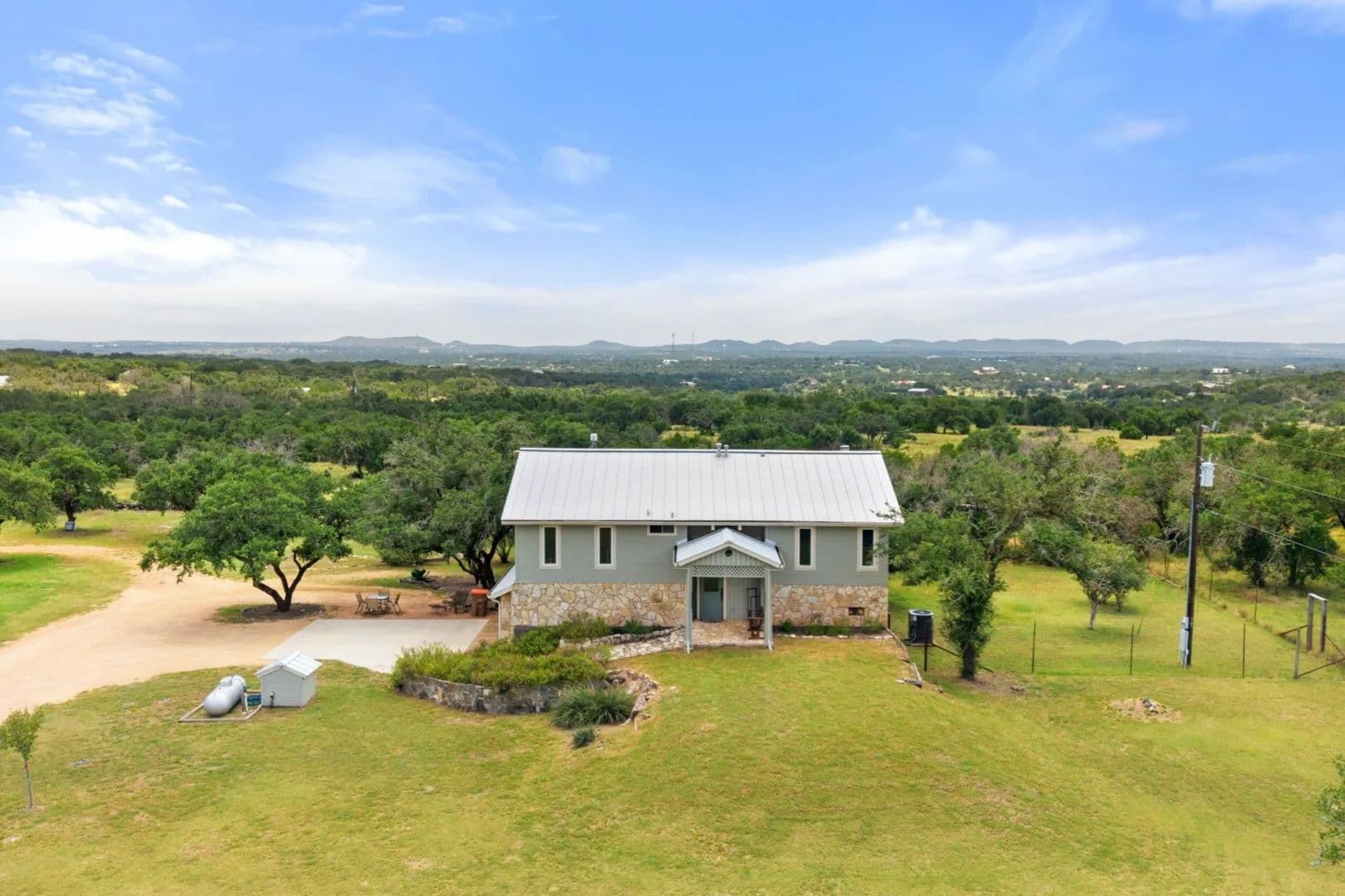 143 Oak Lane, Johnson City, TX 78636 - Johnson City, Texas, 78636