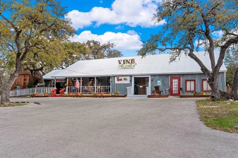 Comal County | Vine In The Village | Bulverde