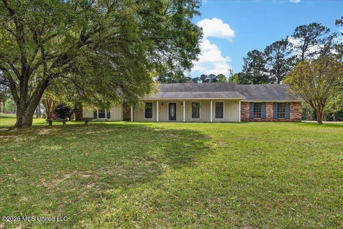 Updated Home on 3.4+/- Acres in Pinehurst Estates - Mccomb, Mississippi, 39648