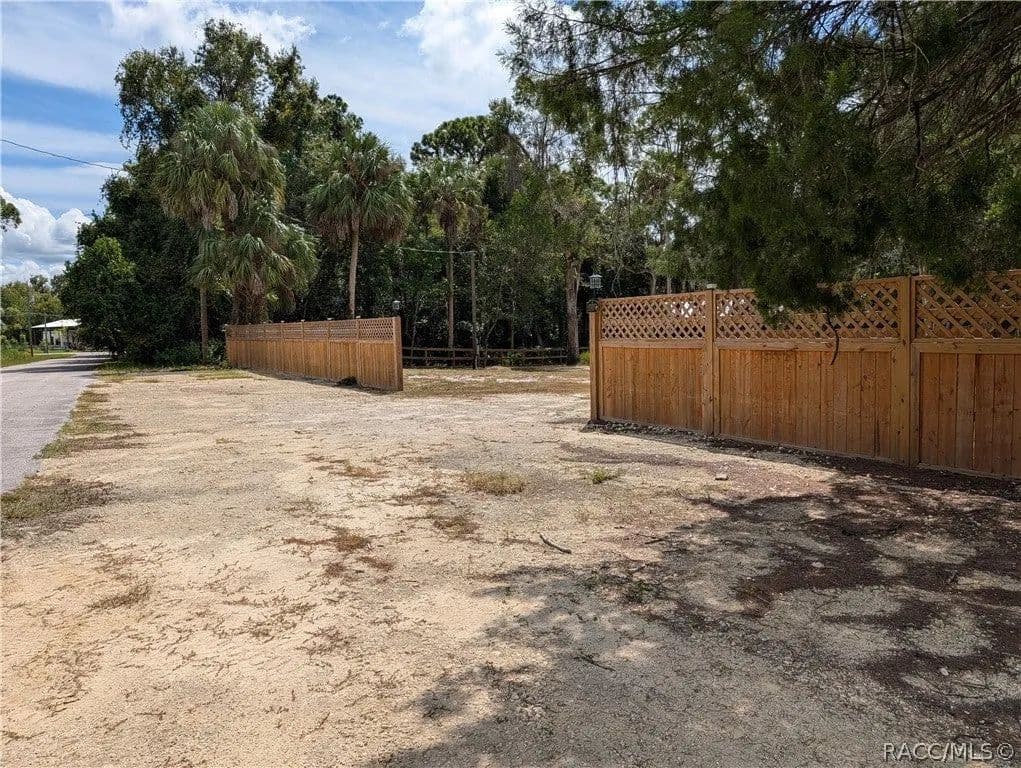 Lots & Land-Other in Inglis - Inglis, Florida, 34449