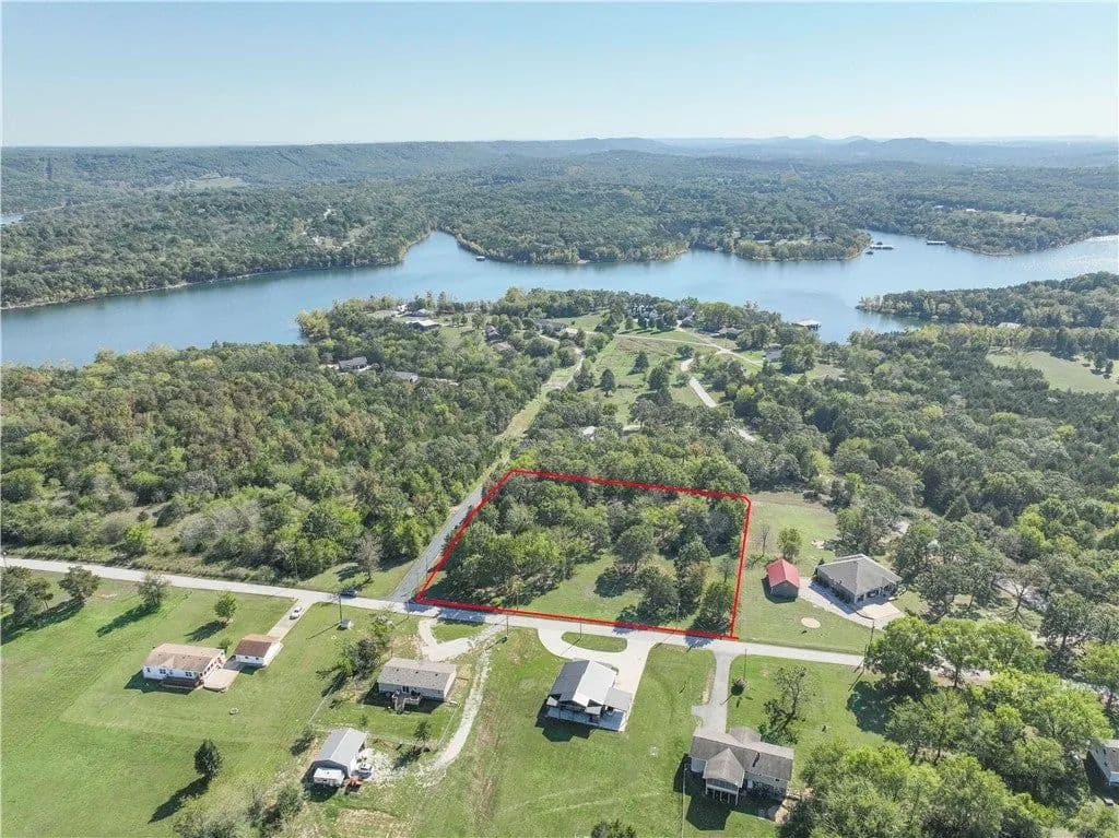 Lots & Land-Other in Shell Knob - Shell Knob, Missouri, 65747