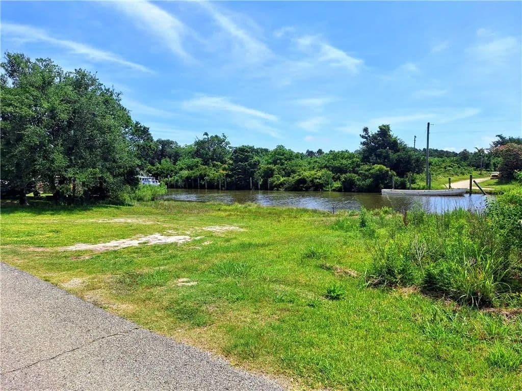 Lots & Land-Other in Bay St Louis - Mississippi, 39520