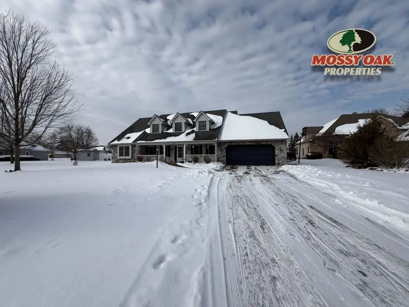 14 Millside Rd Huntington, IN 46750 / 4,186 sq ft 4 beds, 4.5 bath / Huntington County / Home for Sale