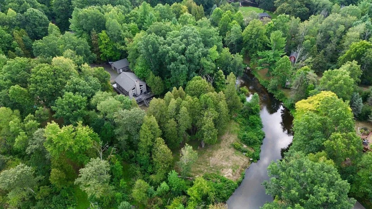 Pere Marquette River Frontage & Home / 2 Beds, 2.5 Baths / 5797 S Woods Road, Branch, MI 49402 / Riverfront Home For Sale - Branch, Michigan, 49402