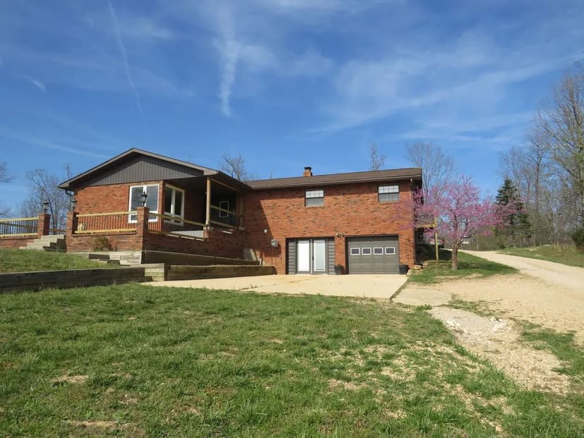 Stunning 5-Bed Brick Home on 20+/- AC For Sale in Reynolds Co.