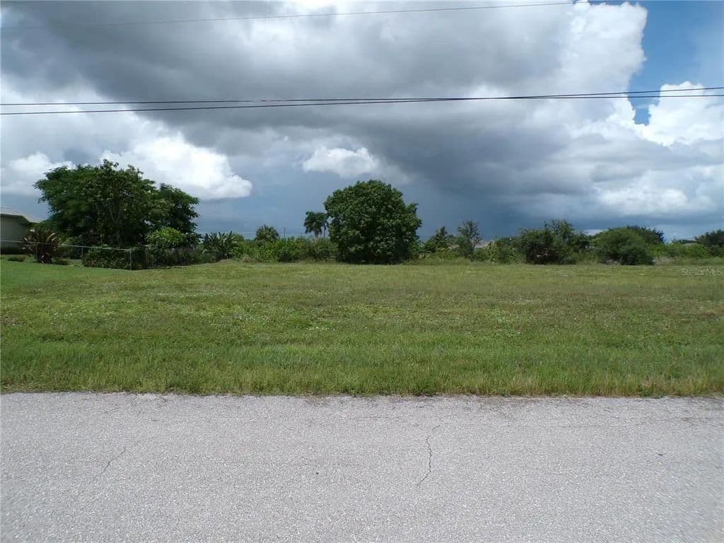 Vacant Land in Cape Coral - Cape Coral, Florida, 33993
