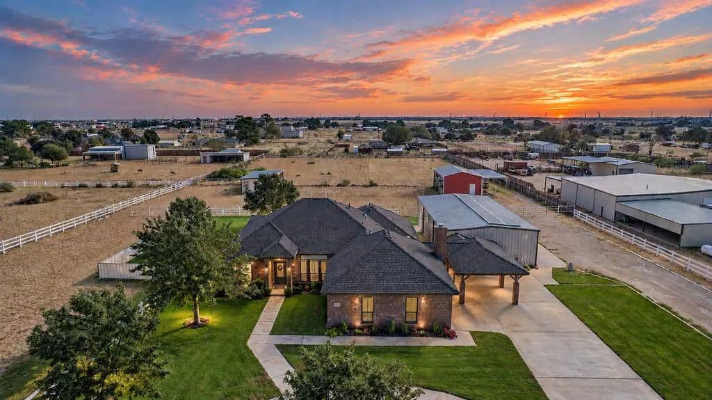 2117 S County Rd 1122 - 4BD on 3 Ac w/ Shop & Barns, Midland - Midland, Texas, 79706