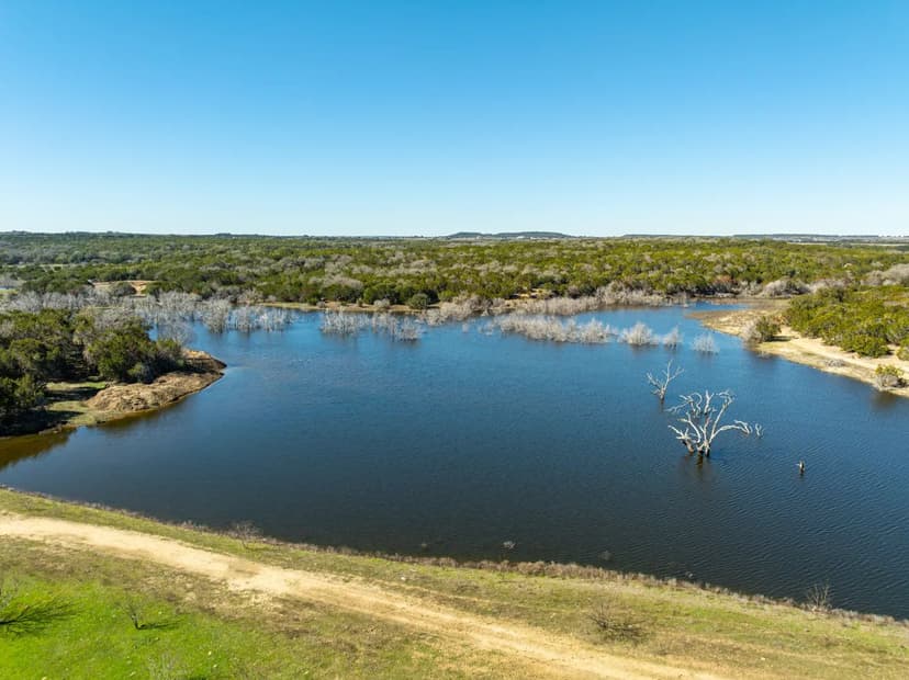 620 Acres with 10 + acre Lake west of Gatesville, TX in Coryell County