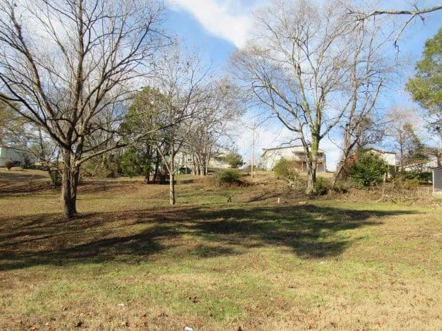Land -Single Family Acreage in Florence - Florence, Alabama, 35630