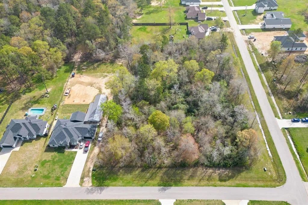 Vacant Land in Dayton - Dayton, Texas, 77535