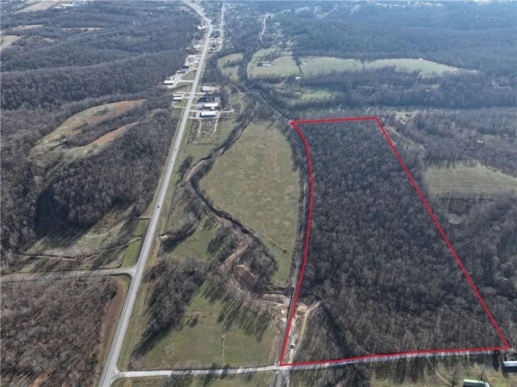 Lots & Land-Other in Anderson - Anderson, Missouri, 64831