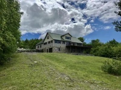 Gorgeous Custom Built Home in Moosehead Isle